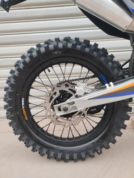Мотоцикл Regulmoto Athlete 300 Pro (4 клапана, 6 передач) Мотоцикл Regulmoto Athlete 300 Pro (4 клапана, 6 передач)